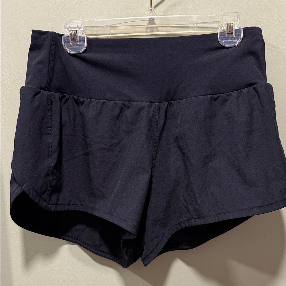 High-Rise Women's Athletic Shorts with Back Pocket — Black
